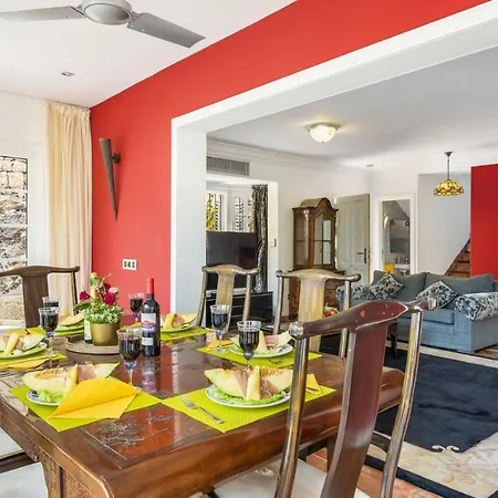 Paris By Βίλα Chayofa